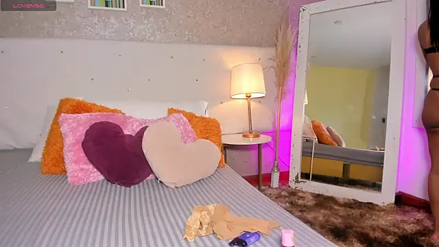 RachelArias online show from July 25, 11:16 am