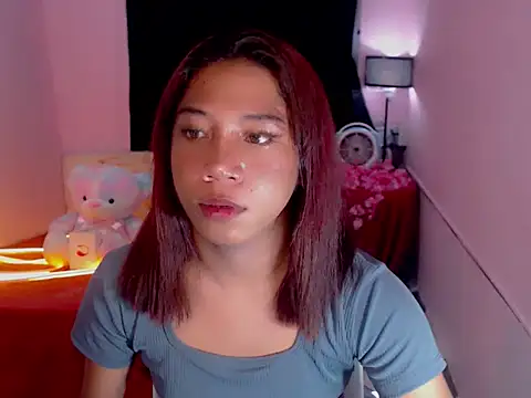 Snapshot of URsexyLylia chatting on May 29, 10:05 pm URsexyLylia online show from May 29, 10:05 pm