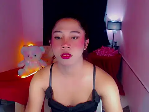 Snapshot of URsexyLylia chatting on June 11, 4:59 pm URsexyLylia online show from June 11, 4:59 pm