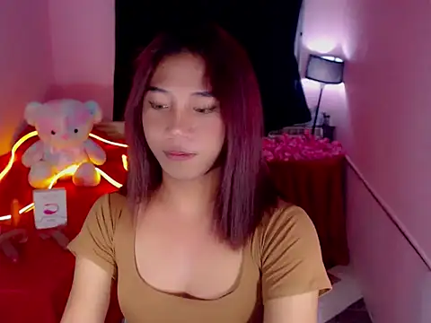 Snapshot of URsexyLylia chatting on May 21, 4:48 pm URsexyLylia online show from May 21, 4:48 pm