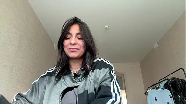 NikiBrunsvold online show from April 24, 2:41 pm