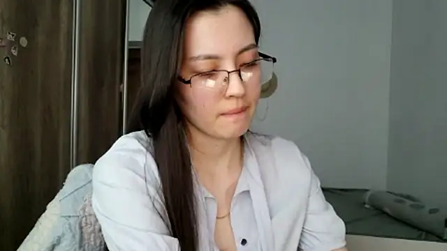 AshleyTropiano online show from May 23, 2:38 pm