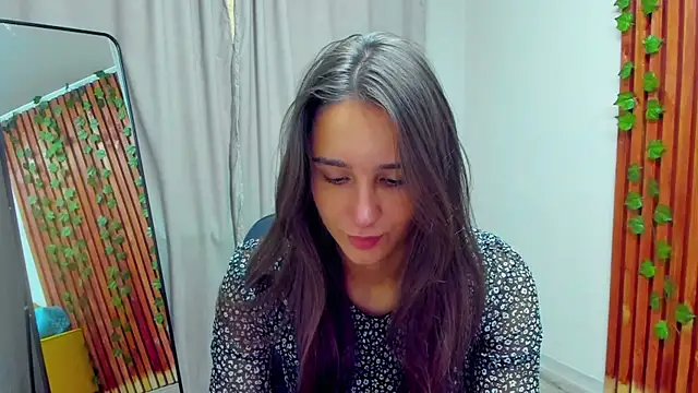 NicoleWells22 online show from May 28, 3:58 am