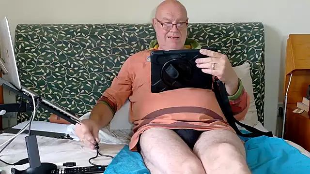 KinkCentral online show from June 11, 8:00 am