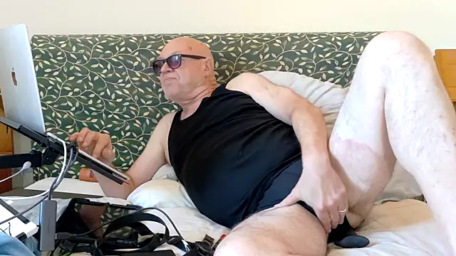 KinkCentral online show from June 10, 6:42 pm