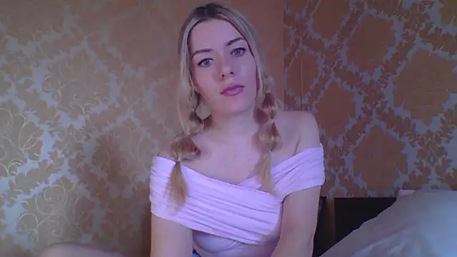 Softy Aura  online show from May 14, 11:40 am