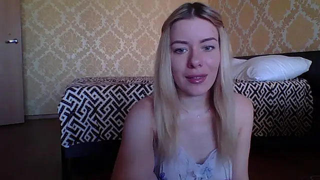 Softy Aura  online show from May 25, 1:32 pm