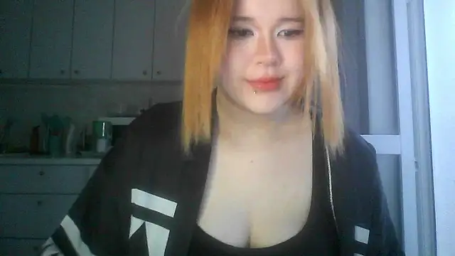 Snapshot of Amanda_Mia_ chatting on June 30, 4:07 pm Amanda Mia online show from June 30, 4:07 pm