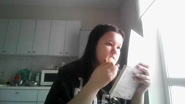 Snapshot of Amanda_Mia_ chatting on May 12, 9:48 am Amanda Mia online show from May 12, 9:48 am