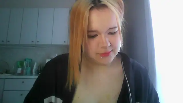 Snapshot of Amanda_Mia_ chatting on June 24, 7:51 am Amanda Mia online show from June 24, 7:51 am