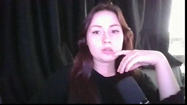Tendre Amelia online show from May 12, 1:39 pm