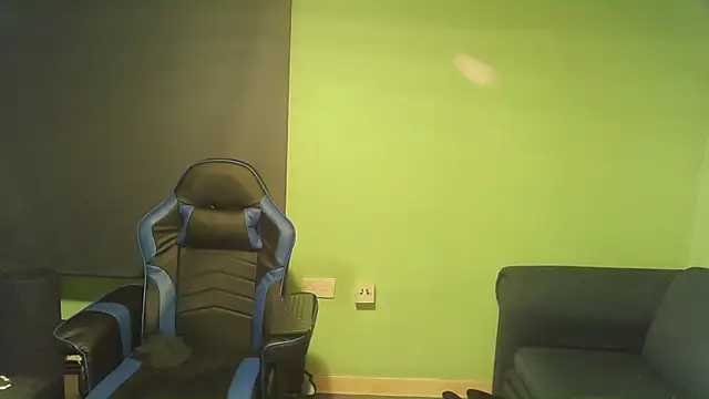 Snapshot of sexyass72 chatting on February 22, 3:42 am sexyass72 online show from February 22, 3:42 am