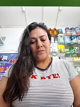 Snapshot of roxana_sexy_2026 chatting on May 7, 2:31 pm roxana sexy 2026 online show from May 7, 2:31 pm