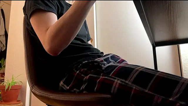 Yourgoodboy j online show from April 27, 2:31 am