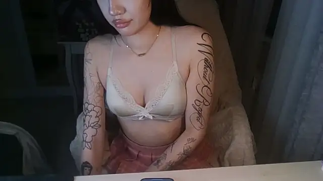 Snapshot of celestialllhorny888 chatting on July 18, 4:04 pm celestialllhorny888 online show from July 18, 4:04 pm