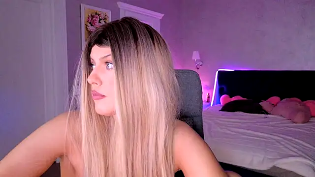 ChristieBlace online show from May 12, 8:26 pm