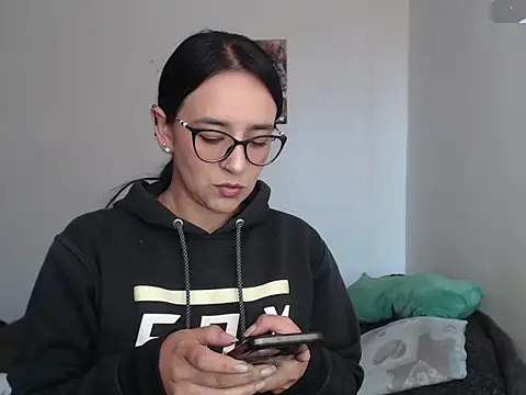 Snapshot of ASHLEYLOVE11 chatting on June 19, 2:23 pm ASHLEYLOVE11 online show from June 19, 2:23 pm