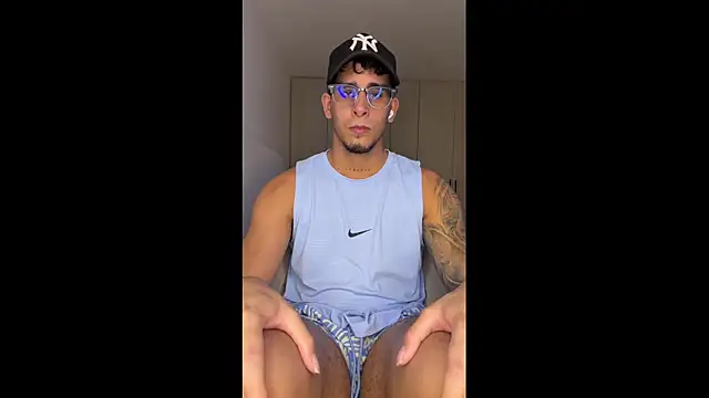 Iamcamilo   online show from May 19, 8:32 am