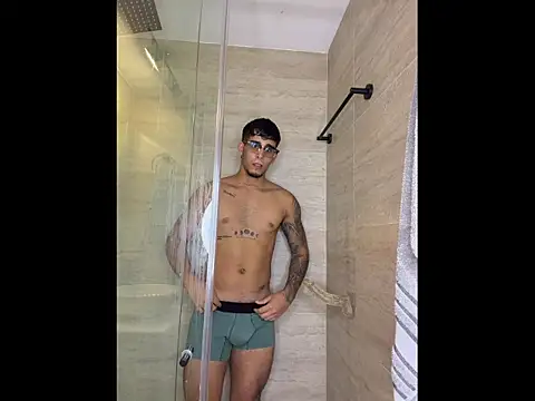 Iamcamilo   online show from May 17, 3:39 am