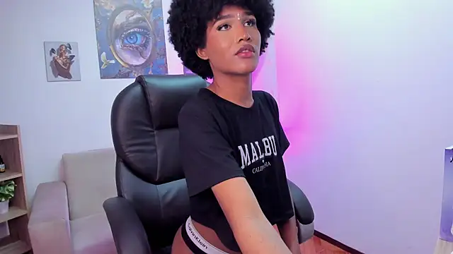 NaomiSaenz  online show from May 18, 4:01 am