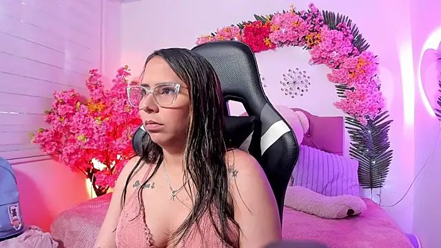 Sharon rhodes  online show from April 24, 2:30 pm