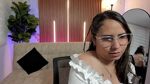 Snapshot of Sharon_rhodes_ chatting on April 26, 2:14 pm Sharon rhodes online show from April 26, 2:14 pm