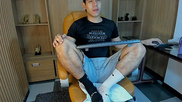 Derek Voss online show from April 28, 11:47 am