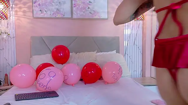 PamellScoth online show from June 14, 1:35 am