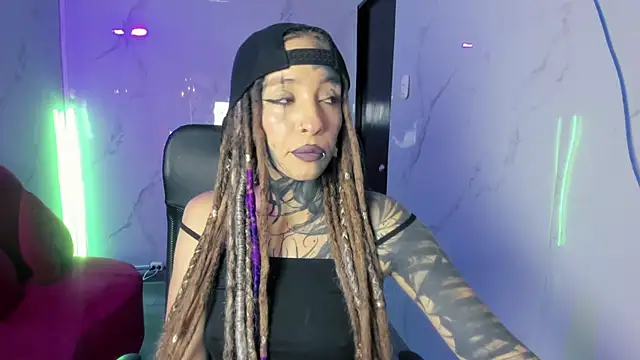 Snapshot of Lucy_Doll8 chatting on May 7, 5:27 pm Lucy Doll8 online show from May 7, 5:27 pm
