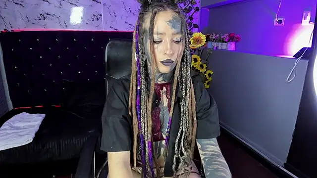 Snapshot of Lucy_Doll8 chatting on June 3, 8:57 pm Lucy Doll8 online show from June 3, 8:57 pm