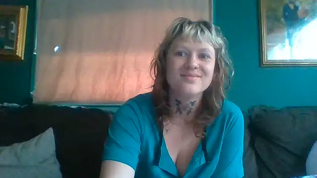 Snapshot of RosieSwitchBitch chatting on June 19, 10:10 am RosieSwitchBitch online show from June 19, 10:10 am