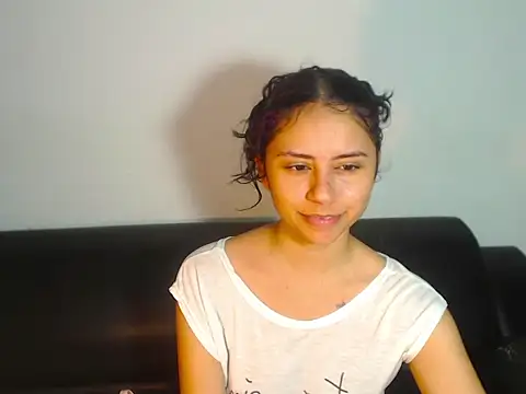 Snapshot of BellaLuxxs chatting on May 11, 11:35 pm BellaLuxxs online show from May 11, 11:35 pm
