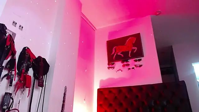 Carolina Bluee online show from May 6, 11:31 pm