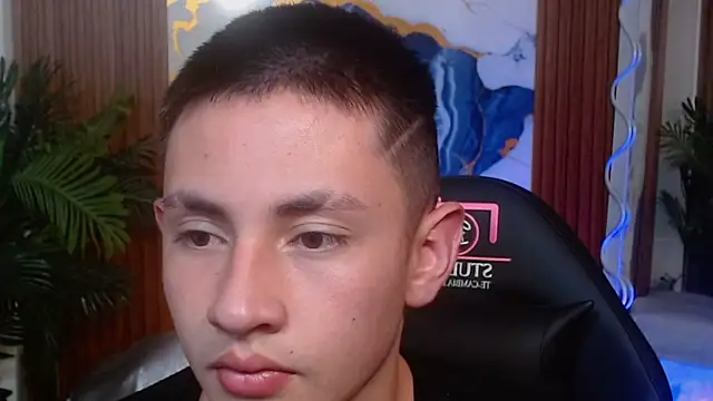 Snapshot of Andres_Tay chatting on May 2, 2:28 am Andres Tay online show from May 2, 2:28 am