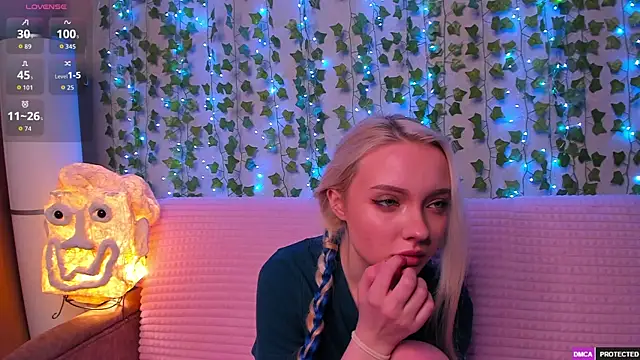  CloudNine  online show from May 25, 2:33 am
