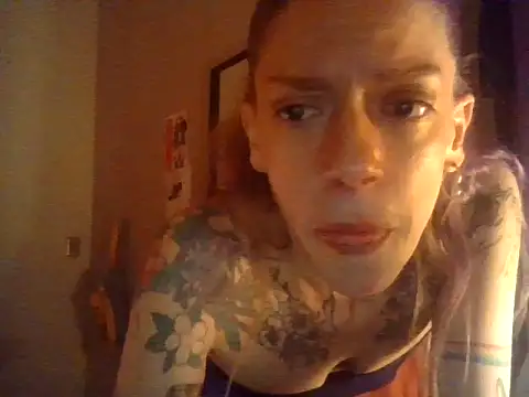 Snapshot of plsmecha chatting on June 28, 5:47 am plsmecha online show from June 28, 5:47 am