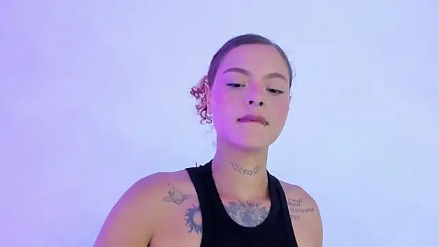 Caroline420  online show from June 6, 2:39 am