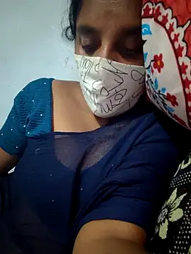 Snapshot of Tamil_Hot_HoneyBee chatting on June 5, 7:30 pm Tamil Hot HoneyBee online show from June 5, 7:30 pm