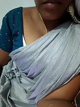 Snapshot of Tamil_Hot_HoneyBee chatting on June 17, 6:07 pm Tamil Hot HoneyBee online show from June 17, 6:07 pm