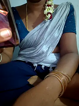 Snapshot of Tamil_Hot_HoneyBee chatting on June 18, 6:34 am Tamil Hot HoneyBee online show from June 18, 6:34 am