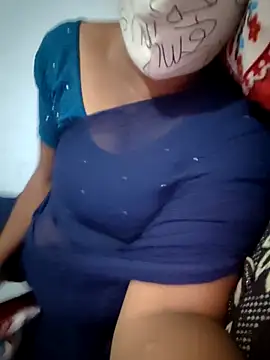 Snapshot of Tamil_Hot_HoneyBee chatting on June 5, 5:34 am Tamil Hot HoneyBee online show from June 5, 5:34 am