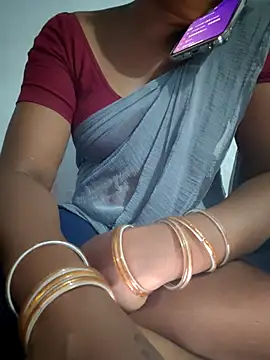 Snapshot of Tamil_Hot_HoneyBee chatting on June 10, 7:37 pm Tamil Hot HoneyBee online show from June 10, 7:37 pm