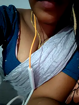 Snapshot of Tamil_Hot_HoneyBee chatting on June 17, 6:02 am Tamil Hot HoneyBee online show from June 17, 6:02 am