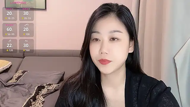 Snapshot of F-Yuwei chatting on May 27, 2:35 pm F-Yuwei online show from May 27, 2:35 pm