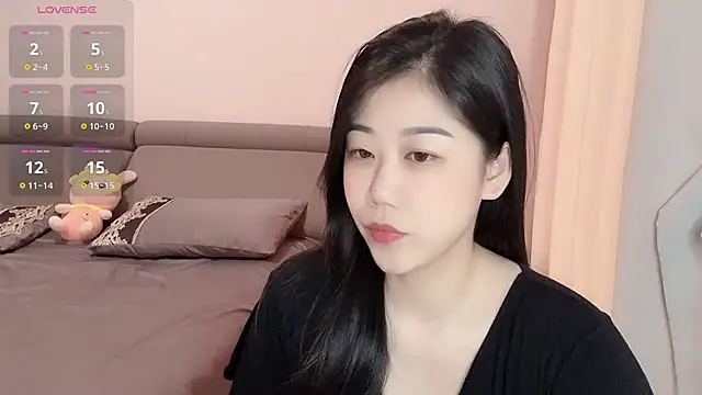 Snapshot of F-Yuwei chatting on June 8, 7:53 am F-Yuwei online show from June 8, 7:53 am