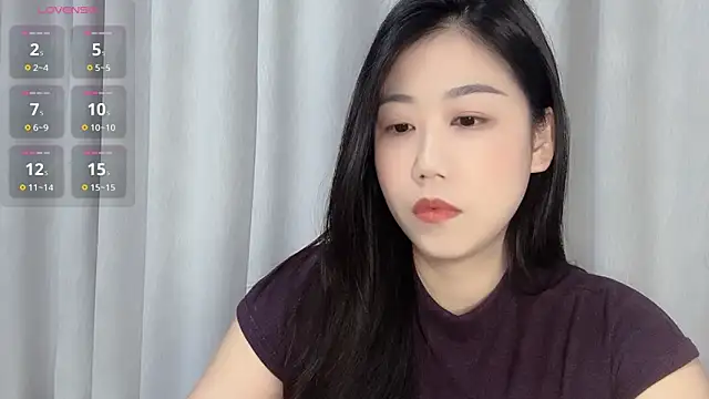 Snapshot of F-Yuwei chatting on April 29, 12:31 pm F-Yuwei online show from April 29, 12:31 pm