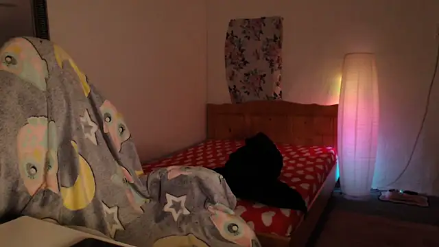 missydiorr10 online show from May 2, 9:36 am