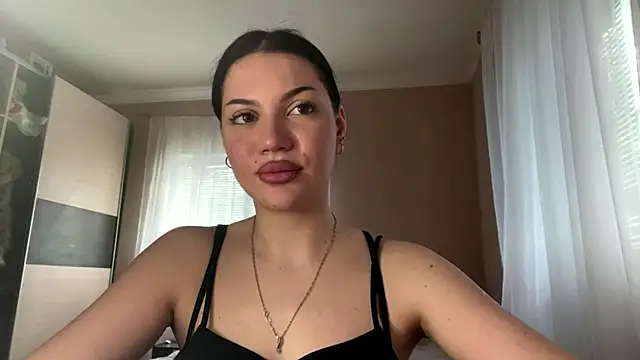 CrystalMuze online show from April 29, 1:48 pm