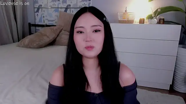 Snapshot of TeshaHeinsohn chatting on May 24, 11:21 am TeshaHeinsohn online show from May 24, 11:21 am