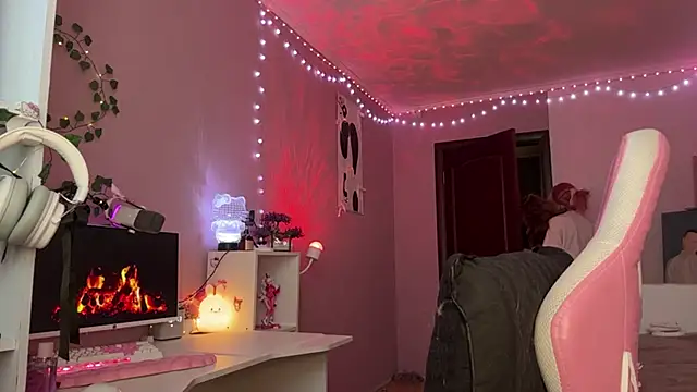 milimoon online show from April 25, 1:41 pm